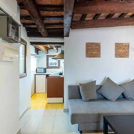 Apartamento La Boqueria Atic Apartment *